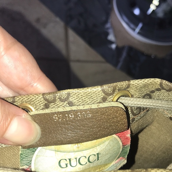 AUTHENTIC VINTAGE COATED CANVAS GUCCI DRAWSTRING BAG - Picture 13 of 17